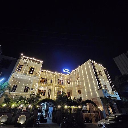The Indraj Palace Hotel Jaipur Bagian luar foto