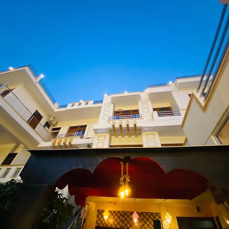 The Indraj Palace Hotel Jaipur Bagian luar foto