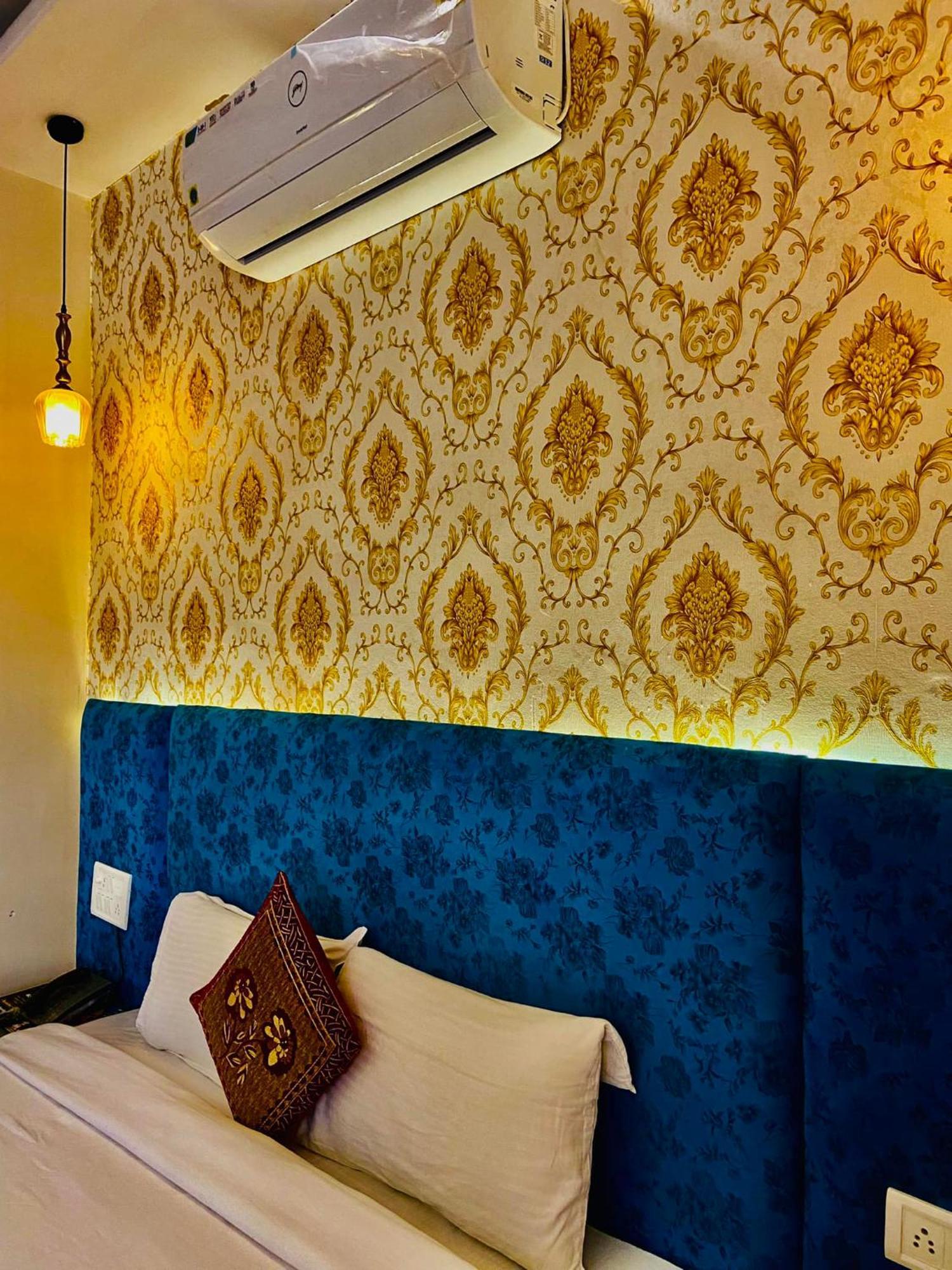 The Indraj Palace Hotel Jaipur Bagian luar foto